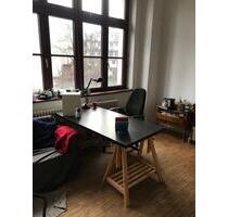 Tisch in einer schöner Atelier nähe Görli für Juni-Juli - Berlin Neukölln
