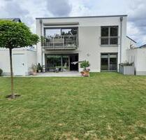 Erdgeschoss, Südgarten, 3 Zimmer, Wohnk., Bad, WC, Wärmepumpe, Kühlung, ruhige Lage, Garage - Brüggen