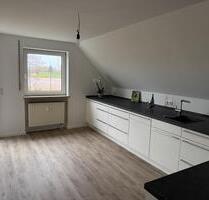 Top renoviert 3 Zimmer Wohnung Einbauküche neues Bad helle Räume - Speichersdorf
