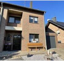 3-Raum-Maisonette-Wohnung mit Balkon und EBK in Mönchengladbach