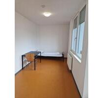 Einzelzimmer mit eigenem Bad - 200,00&nbsp;EUR Kaltmiete, ca.&nbsp; 20,00&nbsp;m&sup2; in München (PLZ: 81379) Sendling-Westpark