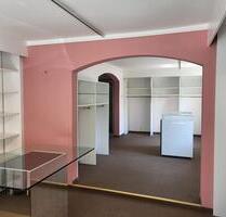 Helle, charmante Ladenfläche in Tutzing