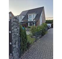 Hochwertige Doppelhaushälfte (133 m², 5 Zimmer) mit Garten zentral Neu Wulmstorf