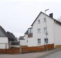 Einfamilienhaus mit Nebengebäude in Aßlar (Oberlemp) zu vermieten