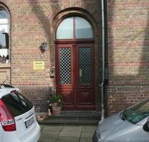 Topsanierte 2 Zimmer Altbauwohnung in Paterre - Zentral - Siegburg