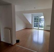 Gepflegte 3-Raum-Dachgeschosswohnung mit EBK in Wettstetten