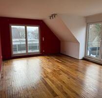 Zentrale 3-Zimmer DG-Wohnung mit 2 Balkonen in 85276 Pfaffenhofen - Pfaffenhofen an der Ilm