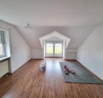 Schöne 2-Zimmer Dachgeschosswohnung 57qm mit Garagenstellplatz - Willmering