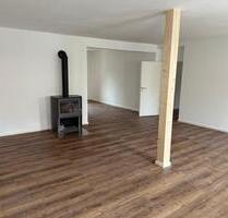 ALL-INCLUSIVE: Moderne 128 m² EG-Wohnung mit separatem Büro - Weidenberg