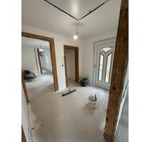 Wohnung 100m2 kersaniert - 850,00 EUR Kaltmiete, ca.  100,00 m² in Bad Staffelstein (PLZ: 96231)