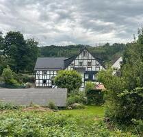 Wohnung zu vermieten 2,OG +DG - 650,00 EUR Kaltmiete, ca.  95,00 m² in Gummersbach (PLZ: 51645) Berstig Süd