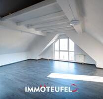 Helle Dachgeschosswohnung mit Fernblick, Einbauküche & Tiefgarage – ruhig & zentral in Chemnitz
