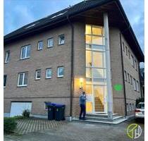 Helle 4-Zimmer-Dachgeschosswohnung mit Balkon & Tiefgarage - Detmold Hiddesen