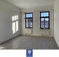 Gepflegte 3-Zimmerwohnung ... Tageslichtbad mit Wanne und Dusche ... Gäste-WC! - Freiberg