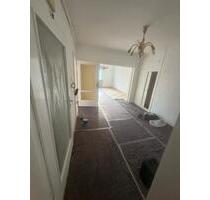 Große Wohnung in Leipzig mit 3 bis 4 Zimmern und Einbauküche