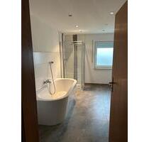 Große ruhige 2-Zimmer-Wohnung (93m2) Eckental mit Garten