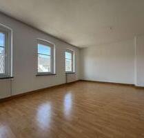 schöne kleine 3 Raumwohnung in ruhiger Hausgemeinschaft suchst Sie ;-) - Glauchau