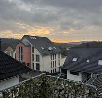 Helle 3-Zimmer-Galeriewohnung mit Aufzug & Parkett in Neustadt - Neustadt (Wied) Hombach