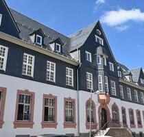 Erstbezug: 3-Raum-Wohnung mit XXL-Dachterrasse, Homeoffice-Bereich und großem Schlafzimmer - Limbach-Oberfrohna