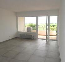 Attraktive, frisch renovierte 3 Zimmer Wohnung mit herrlichem Ausblick und TG-Stellplatz! - Bietigheim-Bissingen