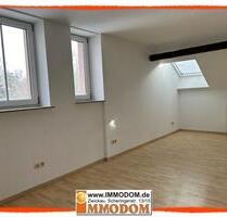2-Zimmer-Wohnung im Dachgeschoss eines architektonisch wertvollen Wohnhauses zu vermieten! - Zwickau