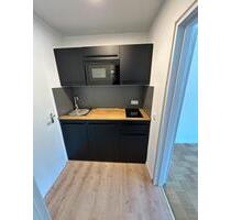 MODERN RENOVIERTE 1-ZIMMER-WOHNUNG IDEAL FÜR BERUFSPENDLER - Heidenheim an der Brenz