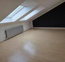Sofort beziehbare Dachgeschosswohnung ausschließlich für Student oder Single - Göttingen