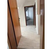 Dachgeschoss - Wohnung, 3 Zimmer plus Küche und Bad - Hadamar