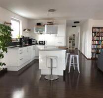 Moderne Wohnung-127 qm-zentrale Lage-2 Balkone-in Karlsbad-La.