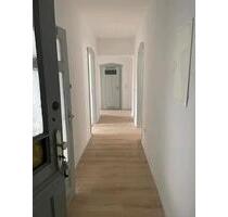 Zentrale kernsanierte 4 Zimmer Wohnung Kreutzerstraße - Nürnberg Eberhardshof