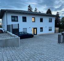 Helle moderne 2 Zimmerwohnung, ebenerdig m. Garten und Terrasse - Schwarzenfeld