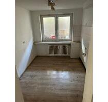 Großzügige 4,5 RM Souterrainwohnung im Herzen von DU-Friemersheim - Duisburg Rheinhausen