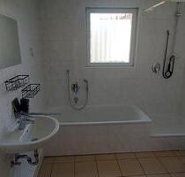 2 Zimmer Wohnung mit Küche, Bad, Gäste WC und Balkon - Sulzbach am Main