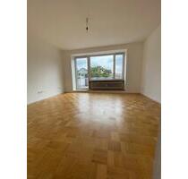 Helle große 3-Zimmerwohnung mit Westbalkon & großer Dachterrasse! - München Berg am Laim