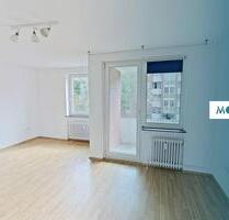 WOHNEN WO ANDERE URLAUB MACHEN: Helle 3-Zimmer-Wohnung mit BALKON - Emden