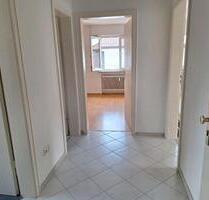 sonnige, neu renovierte 2-Zimmer-Wohnung 70327 Stgt Wangen - Stuttgart Luginsland