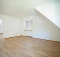 Helle 4-Zimmer Wohnung mit Balkon nach Sanierung zu vermieten - Bruttig-Fankel
