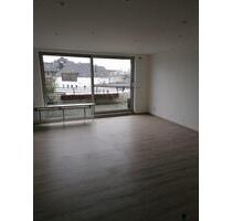 2ZKB Penthouse mit 2 Balkonen und Einbauküche in Bünde