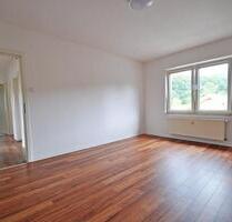 Bausendorf: Geräumige 2ZKB Wohnung mit Außenstellplatz - Trier Nord