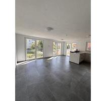 Neubau Sonnige, moderne 3-Zi.-Wohnung mit Balkon, Einbauküche und Stellplatz - Sindelfingen
