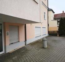 Raum 79m 2 mit Toiletten und 2 Stellplätzen - Schleiz