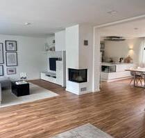 Großes Einfamilienhaus mit Garten, Sauna und Doppelgarage - Schwalmstadt