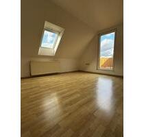 helle 60 m² Dachgeschoss Wohnung mit Balkon in Lasfelde - Osterode am Harz
