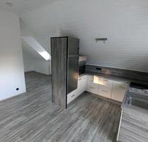 Osterburken: Renovierte 77qm 3,5 Zimmer-DG-Wohnung mit Balkon