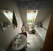 3 Zimmer DG Wohnung in Almena - 400,00 EUR Kaltmiete, ca.  55,00 m² in Extertal (PLZ: 32699)