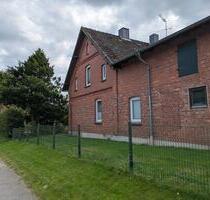 Großes Grundstück mit vermietetem Haus in Rosengarten-Eckel