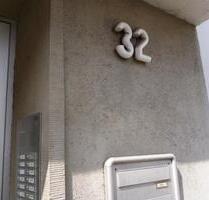 Ich bin ab sofort zu haben - große 2-Zimmerwohnung mit Laminatboden - Krefeld