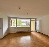 Helle 3-Zimmer-Wohnung mit Balkon und Garage in Empelde - Ronnenberg