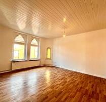 Helle und große 4 ZKB Dachgeschosswohnung im schönen Lehrte