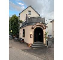 Zu vermieten. LokalKneipe mit schöner Wohnung in Bullay